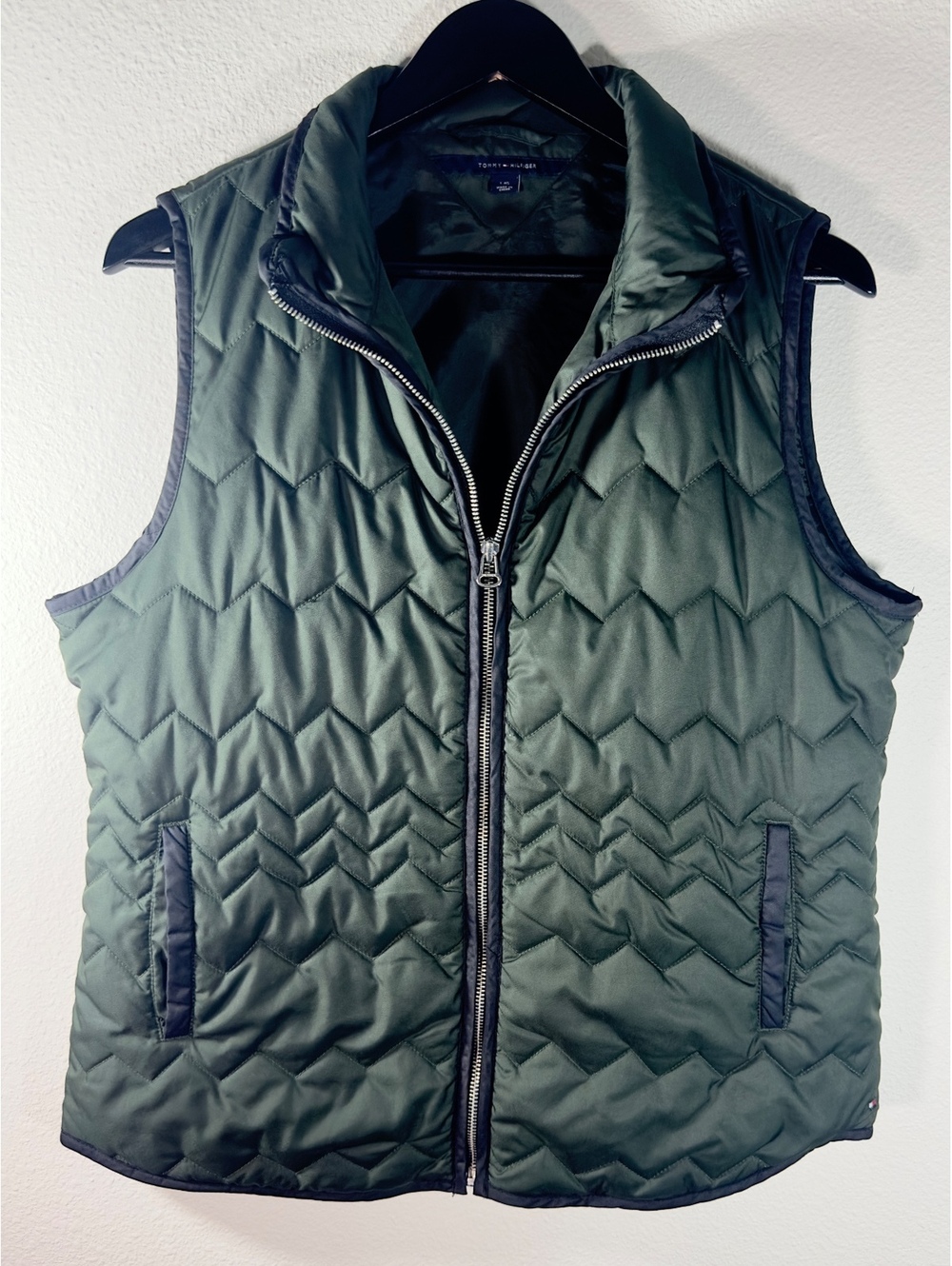 Tommy Hilfiger Women’s Large Olive Green Quilted Puffer Vest Full Zip